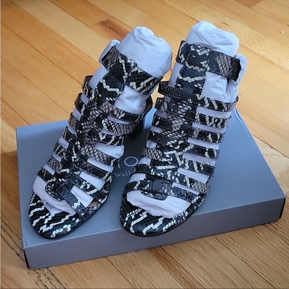 BOLD Snake skin sandals with 3" chunky heel - Picture 7 of 7